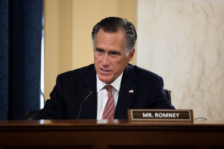 Mitt Romney : Net Worth, Family, Wife, Education, Children, Age, Biography and Political Career