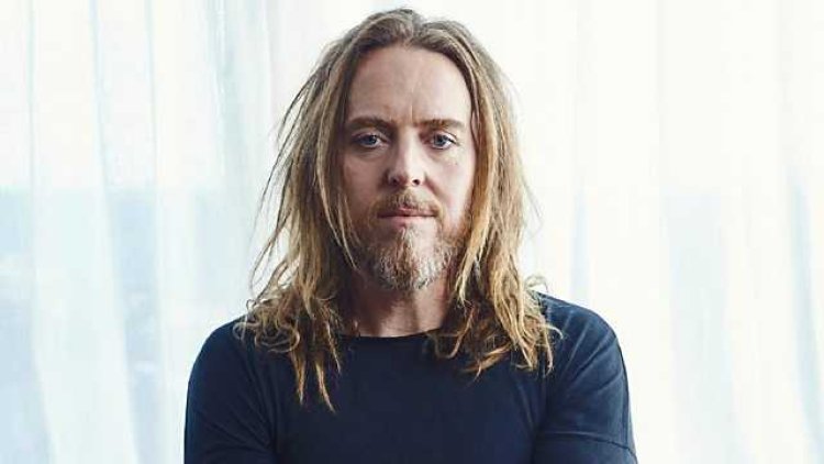 Tim Minchin Net Worth, Family, Parents, Wife, Children, Ethnicity, Wiki, Biography & More